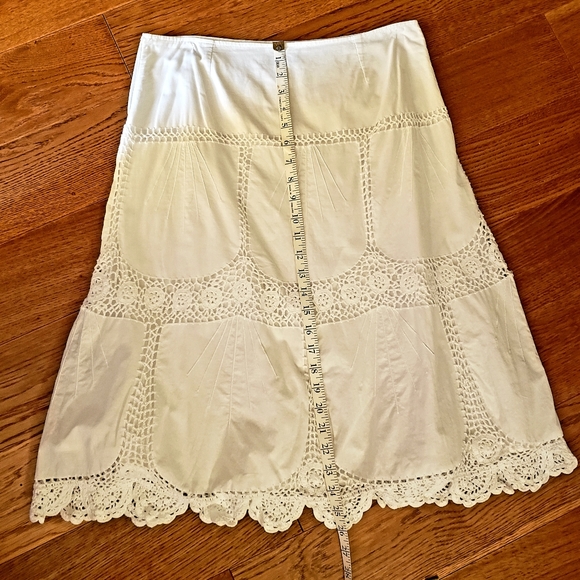 Le Chateau Vintage Skirt Crochet Detail. - Picture 3 of 8